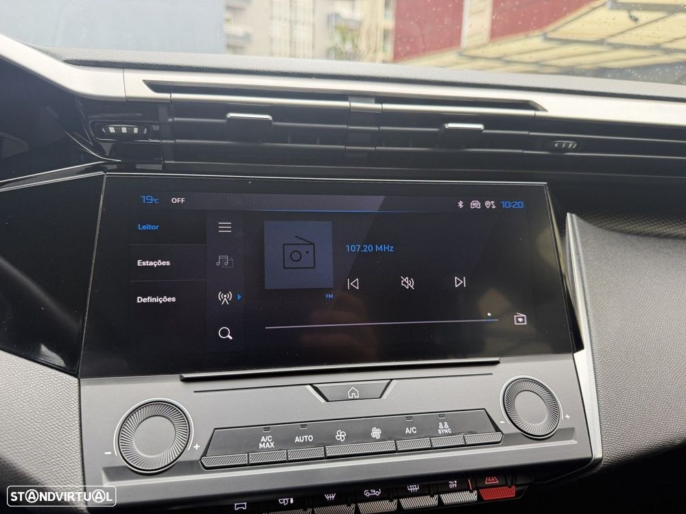 Peugeot 308 1.6 Hybrid Allure Pack e-EAT8 - 30