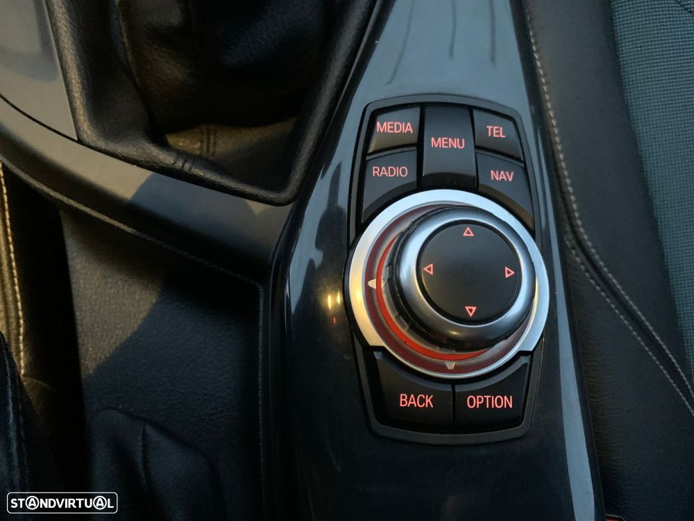 BMW 118 d Pack M - 29