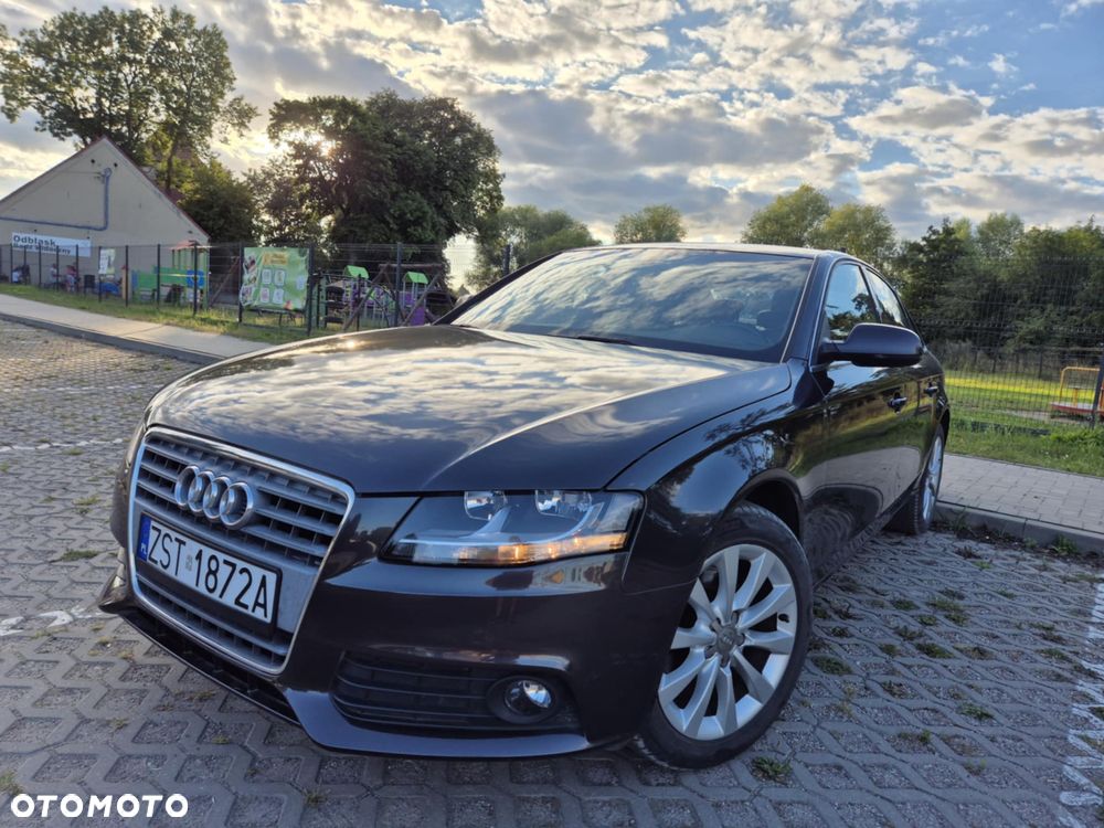 Audi A4 Limousine - 13