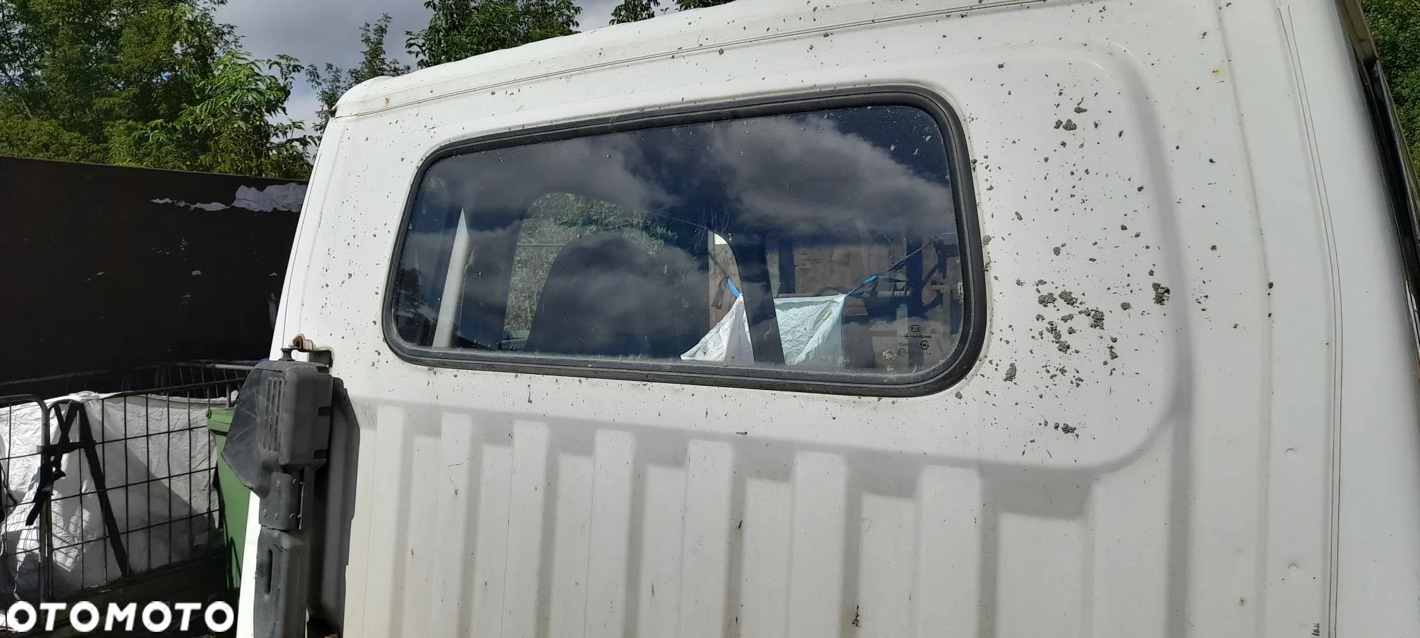 KIA K2700 szyba tylna - 1