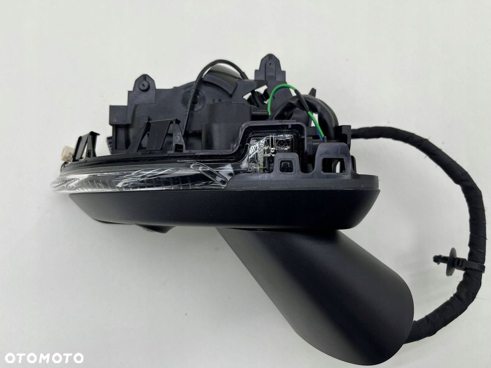 VOLVO XC40 LUSTERKO PRAWE 16-PIN KAMERA EUROPA 32368375