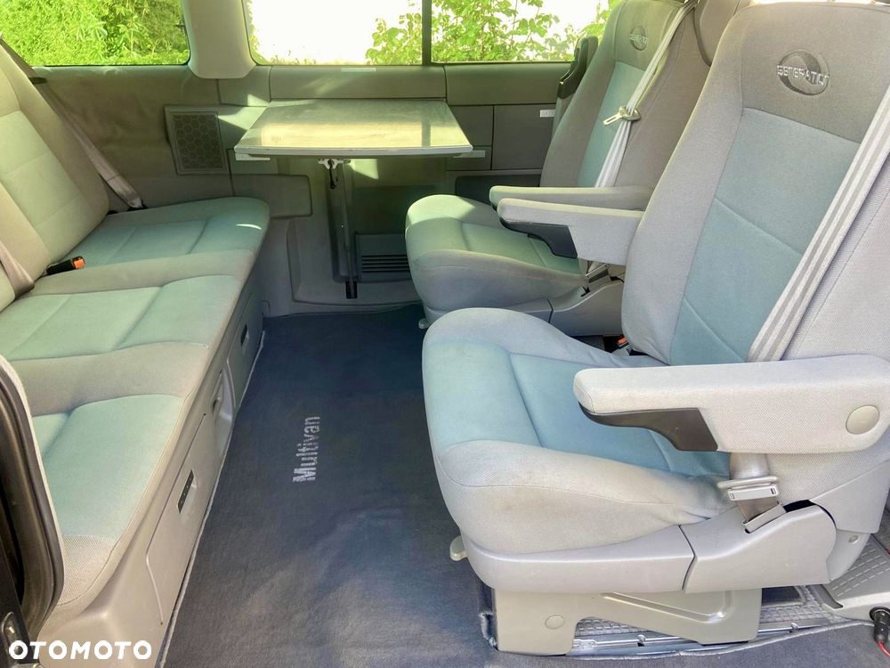 Volkswagen Multivan - 14