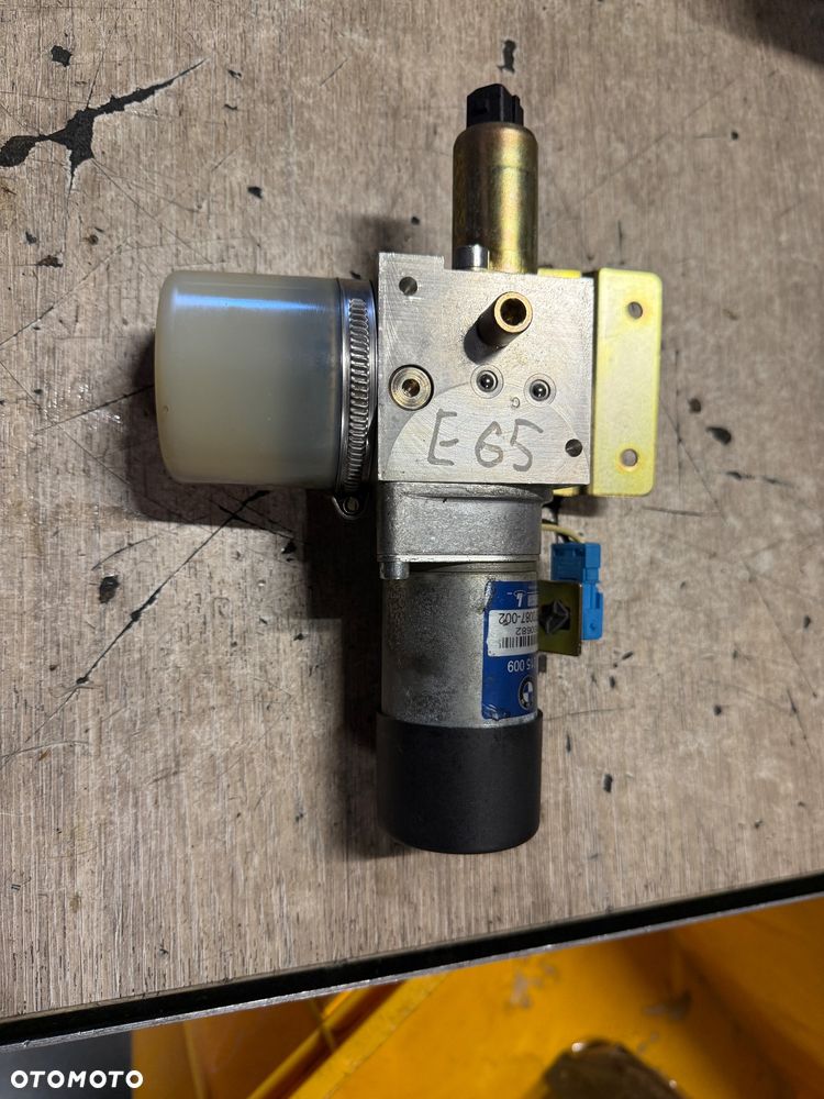 Pompa hydrauliczna klapy bagażnika e65 e66 sucha sprawna ! 7015009