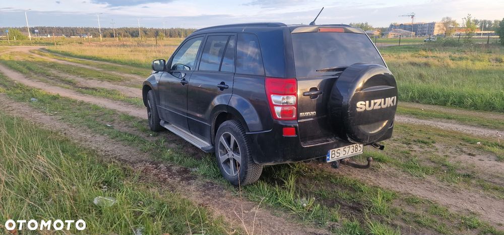Suzuki Grand Vitara 2.0 - 1
