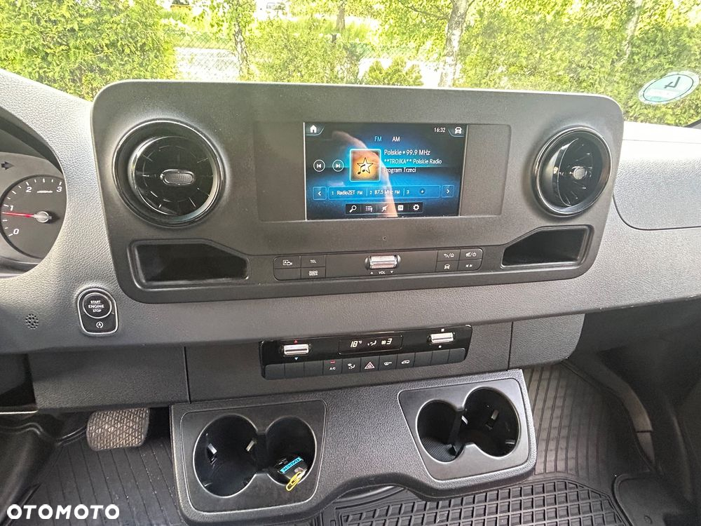 Mercedes-Benz Sprinter - 5