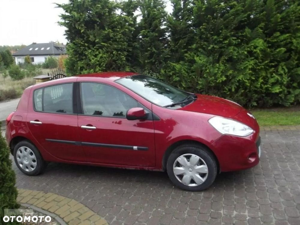 Renault Clio 1.2 16V Authentique - 4