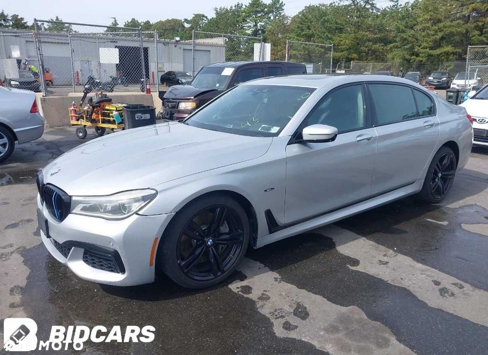 Części do BMW Serii 7 750i xDrive 2016, silnik 4.4L, samochód z USA - 3