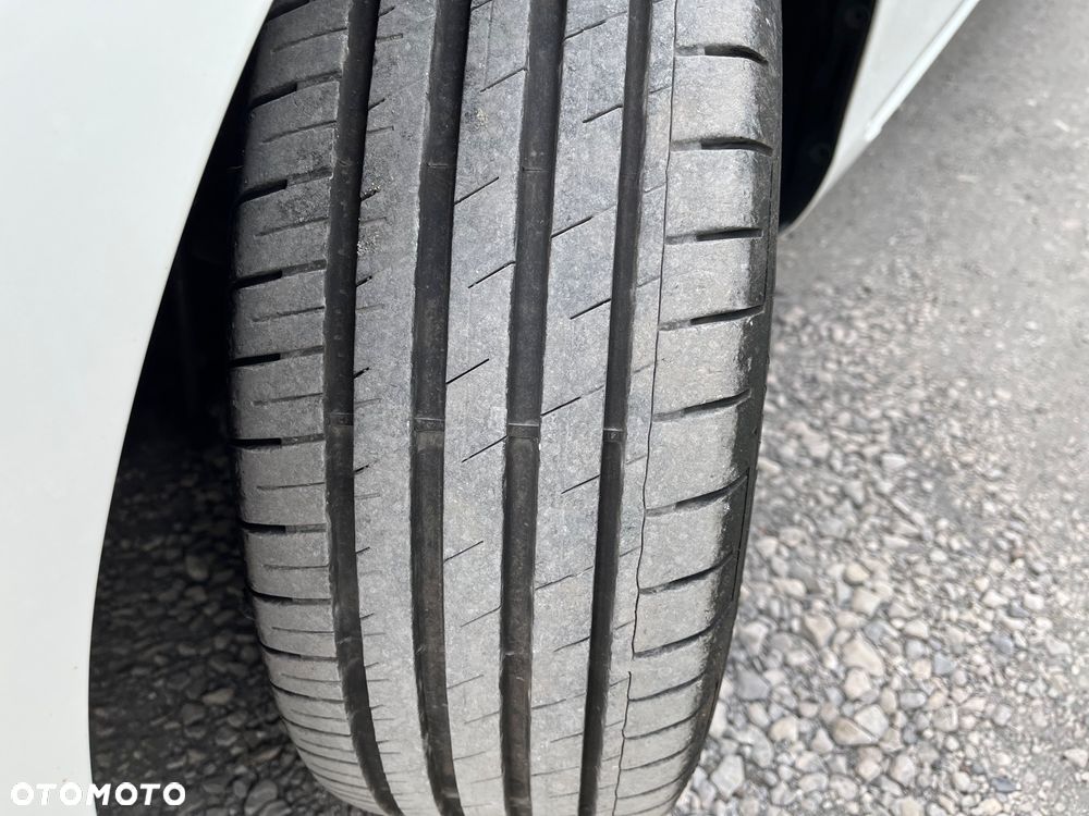 Toyota Auris 1.8 VVT-i Automatik START Edition - 32
