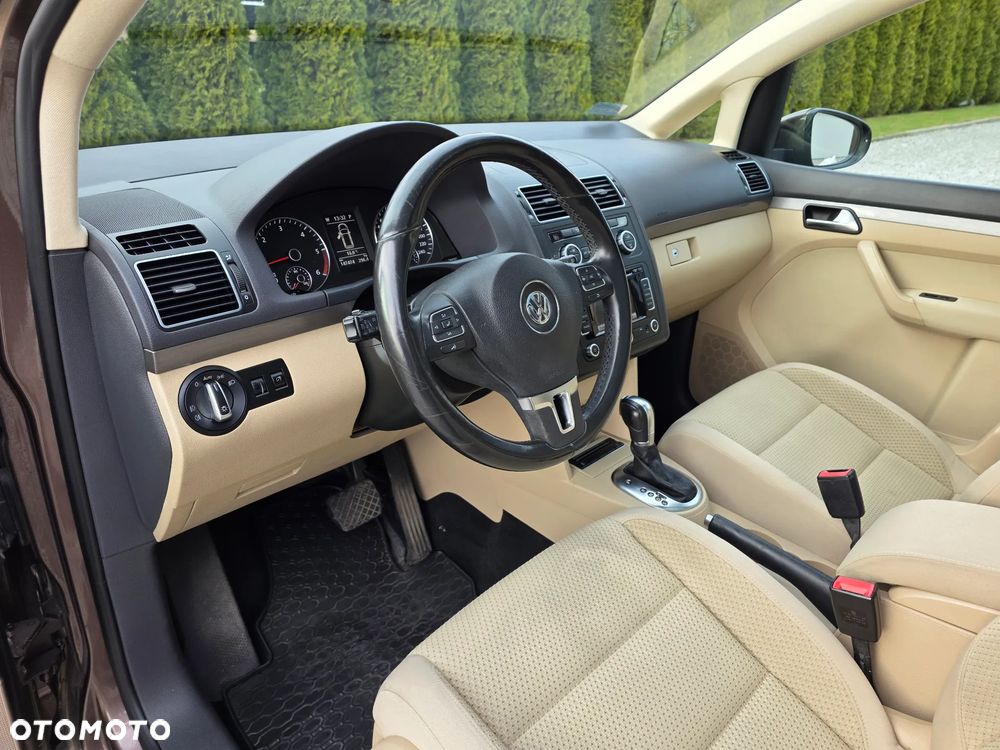 Volkswagen Touran 1.6 TDI DPF Highline DSG - 26