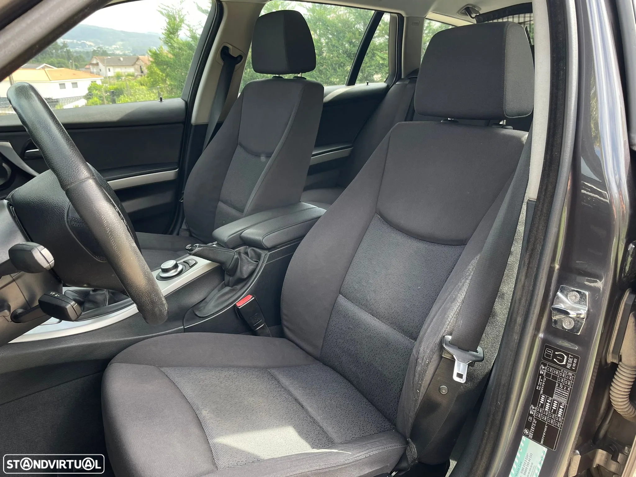 BMW 320 d Touring Navigation Sport - 6