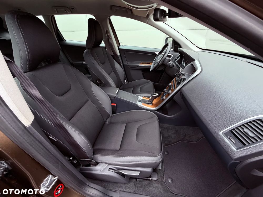 Volvo XC 60 D4 Geartronic Momentum - 30