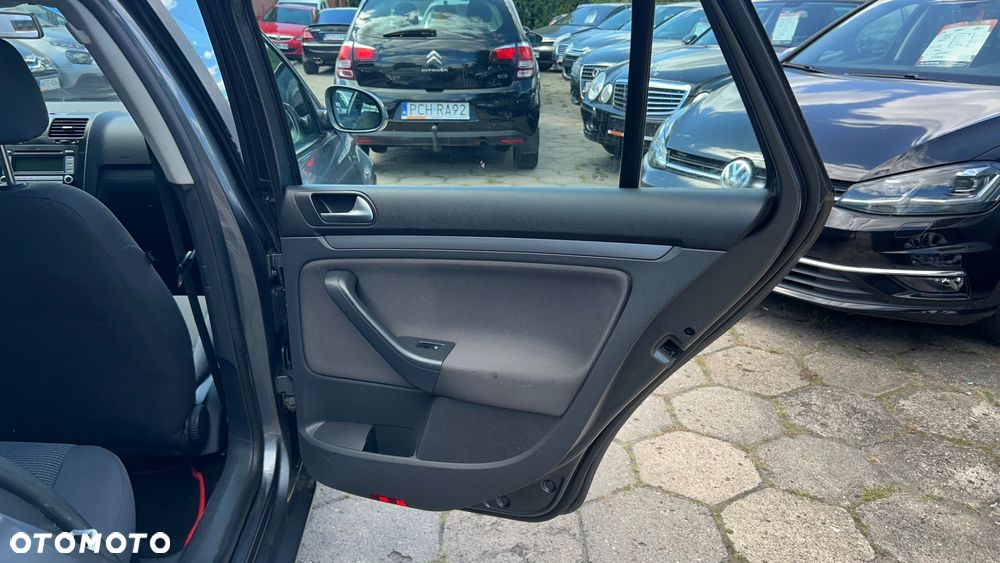 Volkswagen Golf 1.6 Comfortline - 27