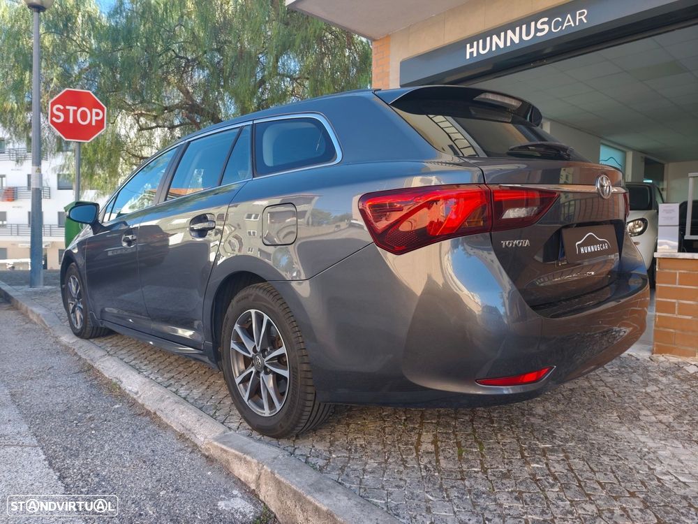 Toyota Avensis Touring Sports 1.6 D-4D Exclusive - 18