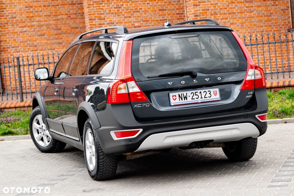 Volvo XC 70 D5 AWD Momentum - 12