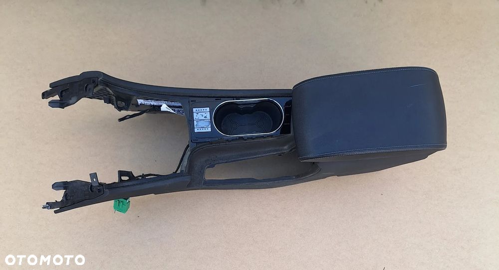 TUNEL PODŁOKIETNIK FORD MONDEO MK4 EUR - 1