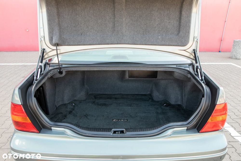 Lexus LS Prezydent - 30