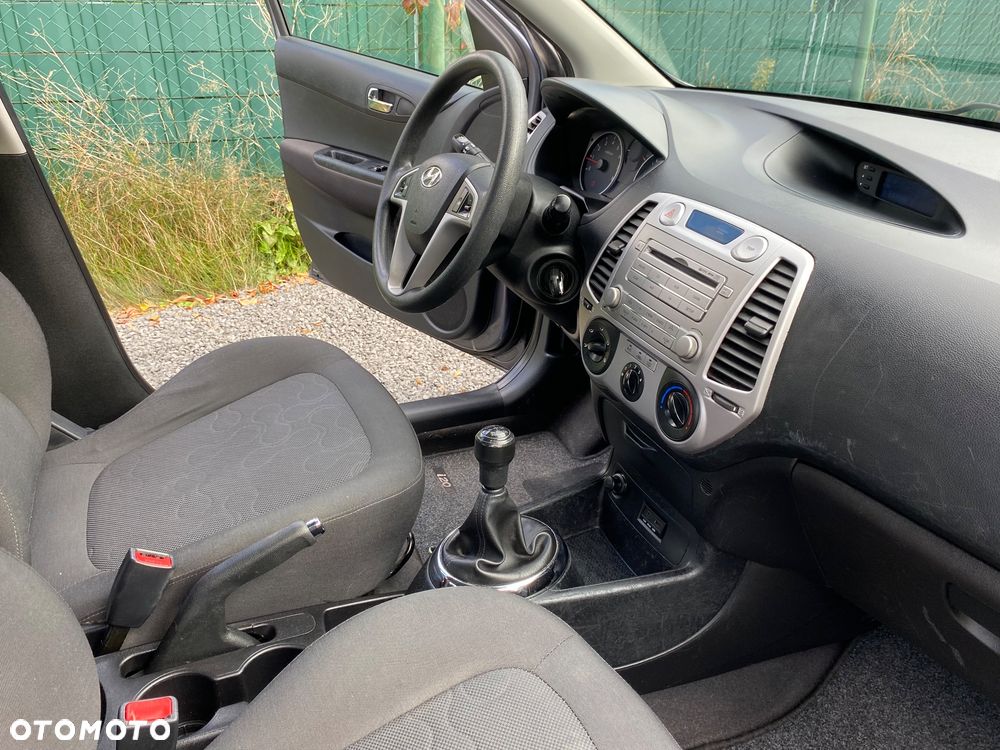 Hyundai i20 - 17