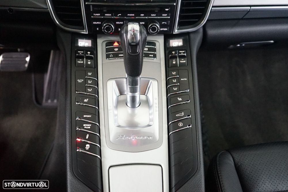 Porsche Panamera Platinum Edition - 39