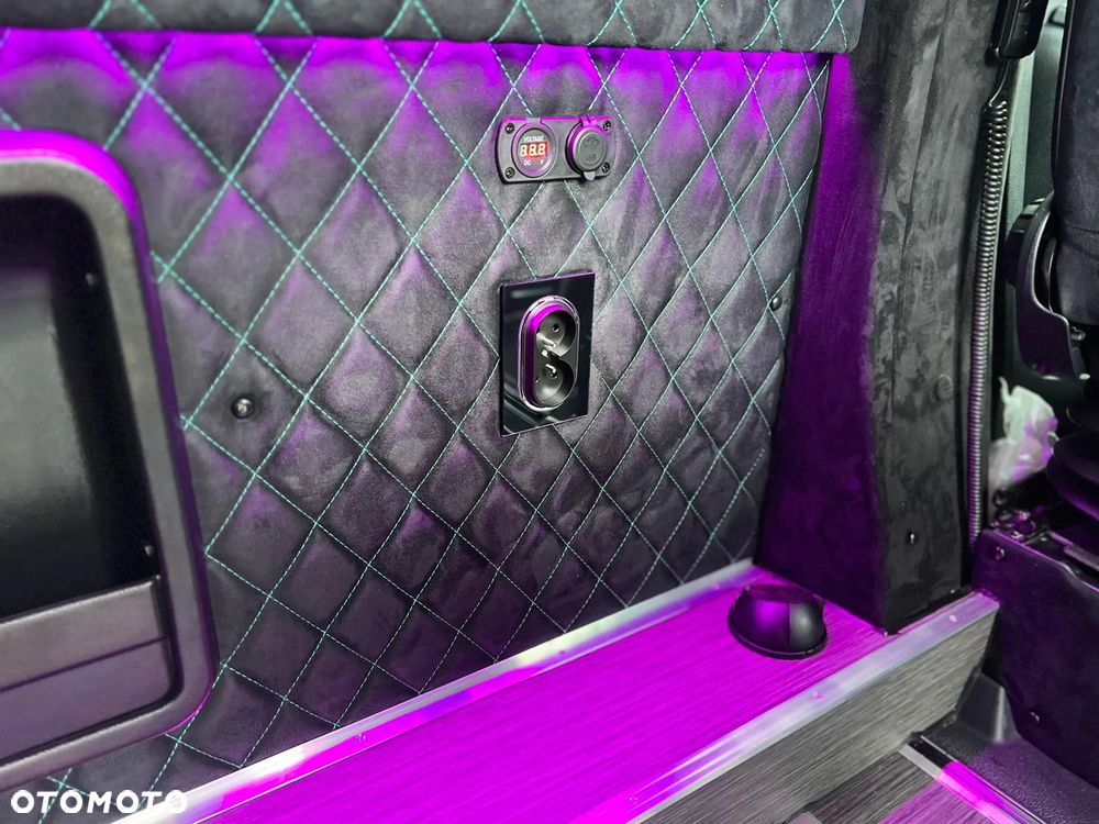 Mercedes-Benz Sprinter - 20