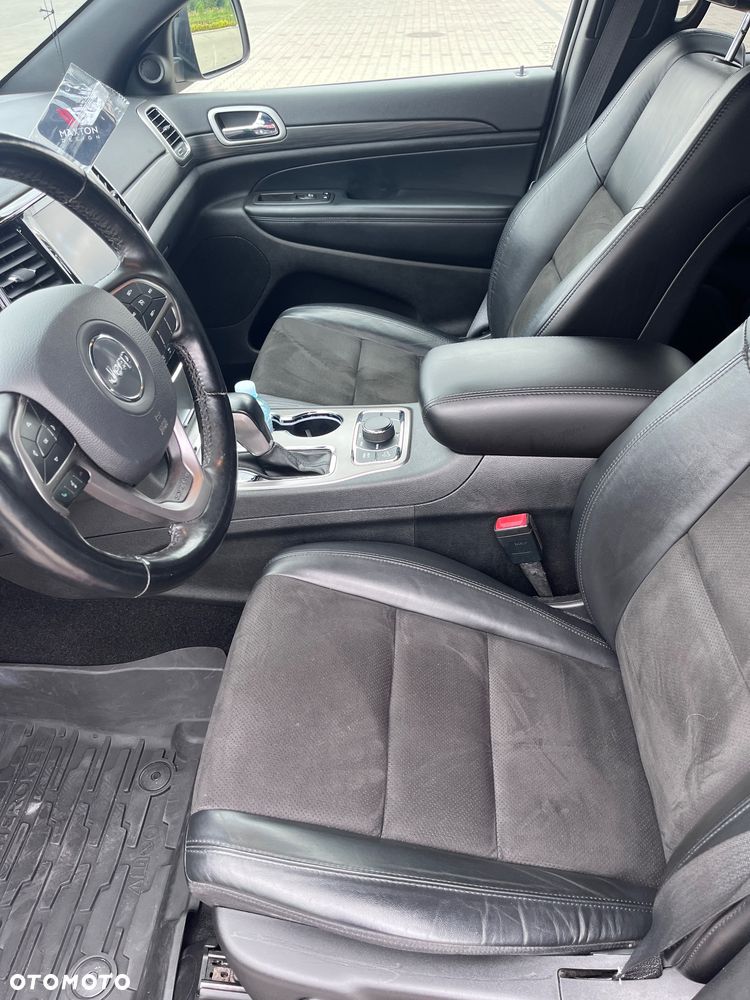 Jeep Grand Cherokee - 21