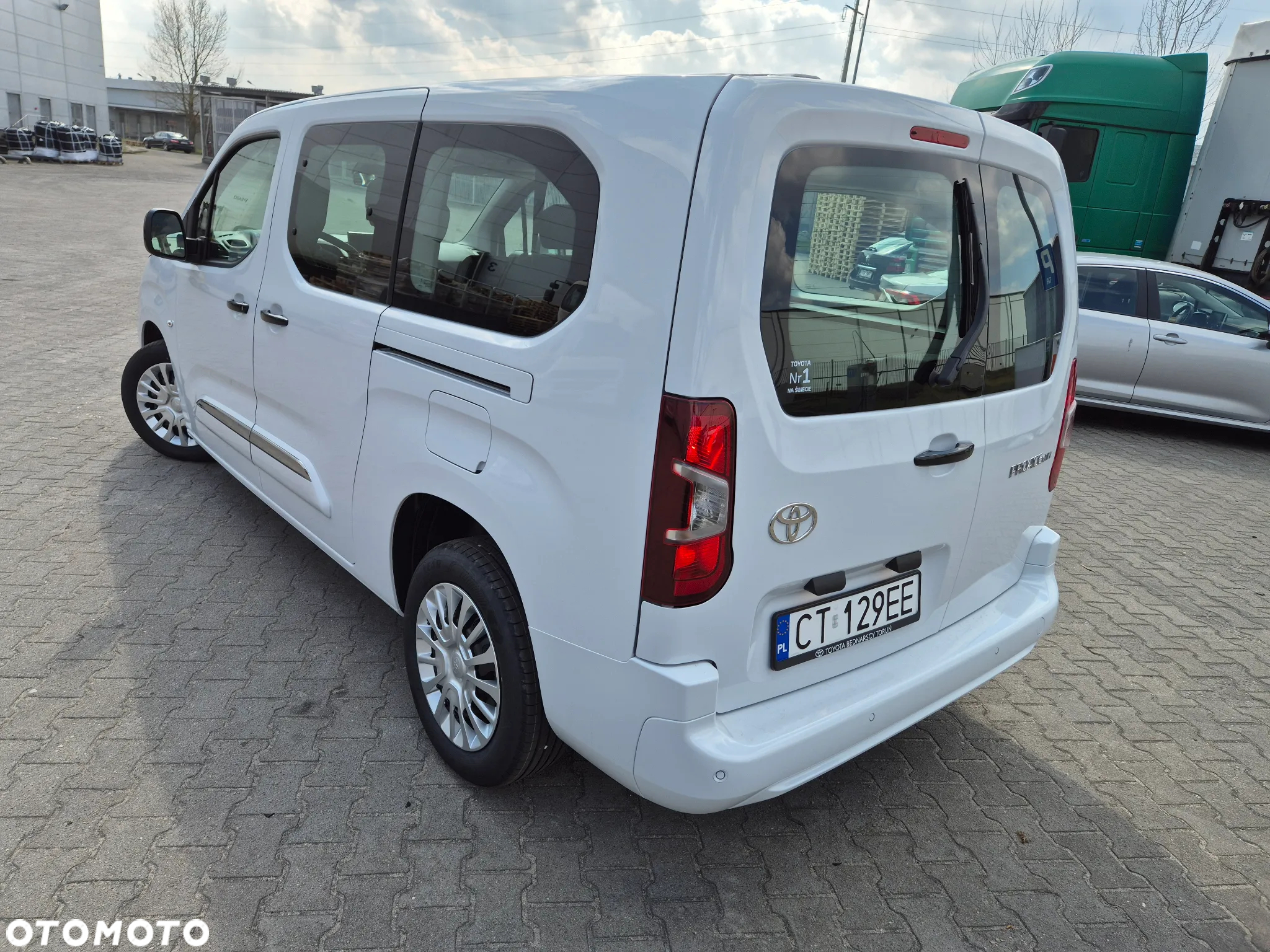 Toyota Proace City Verso Long 1.5 D-4D Business - 10