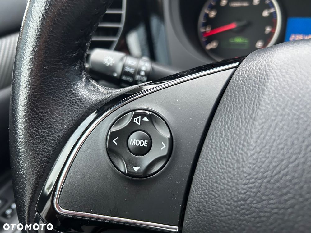 Mitsubishi Outlander - 25
