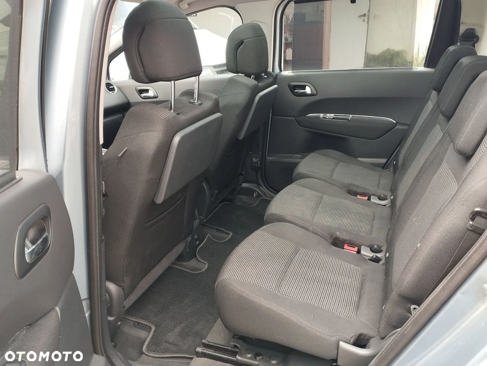 Peugeot 5008 - 9