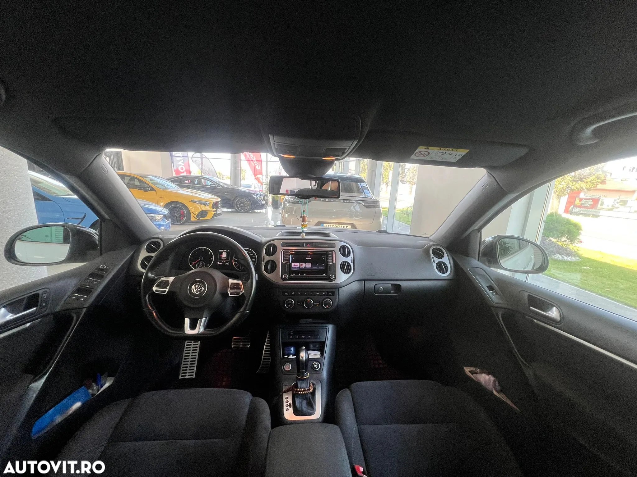 Volkswagen Tiguan - 12