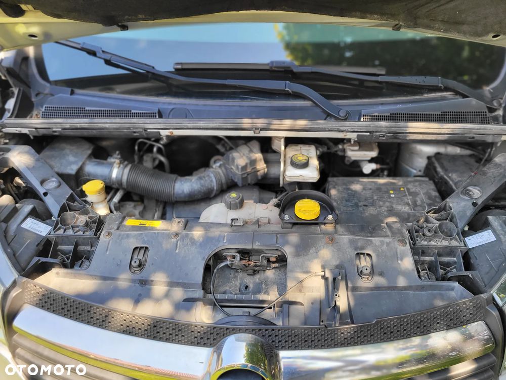 Opel Vivaro - 24
