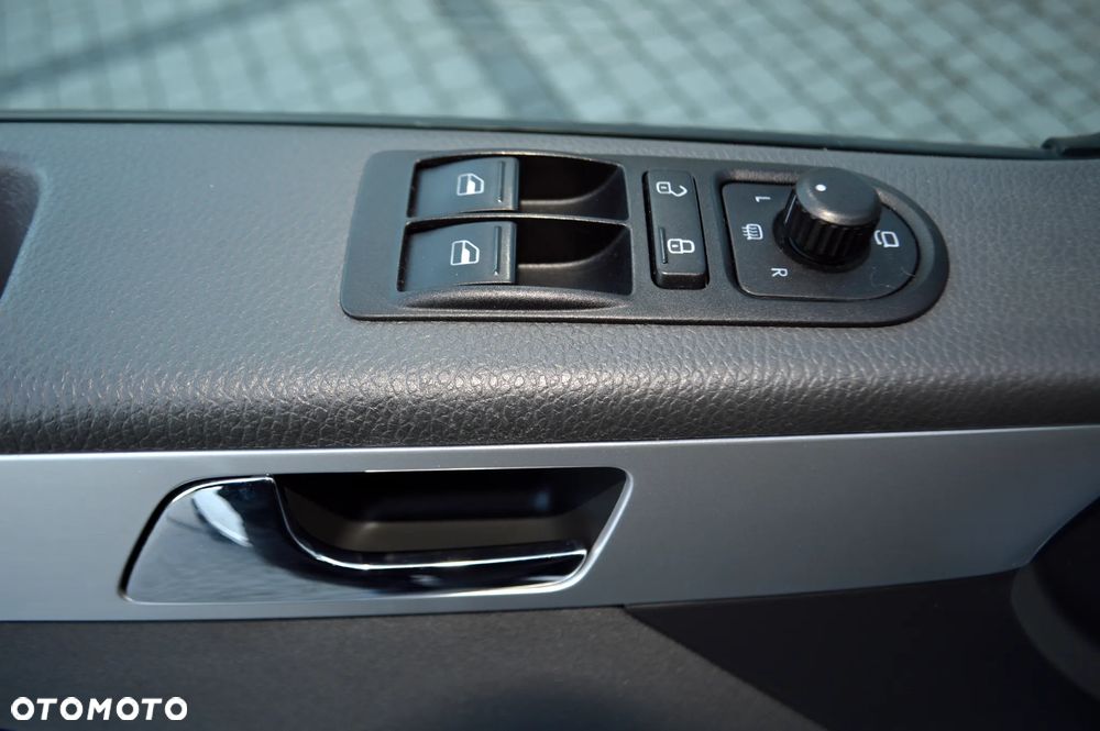 Volkswagen Multivan - 31