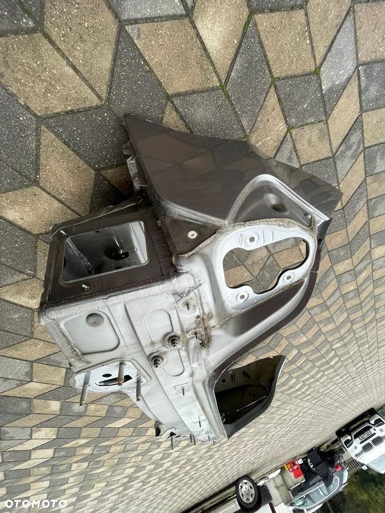 Bmw E87 Pas tył - 2