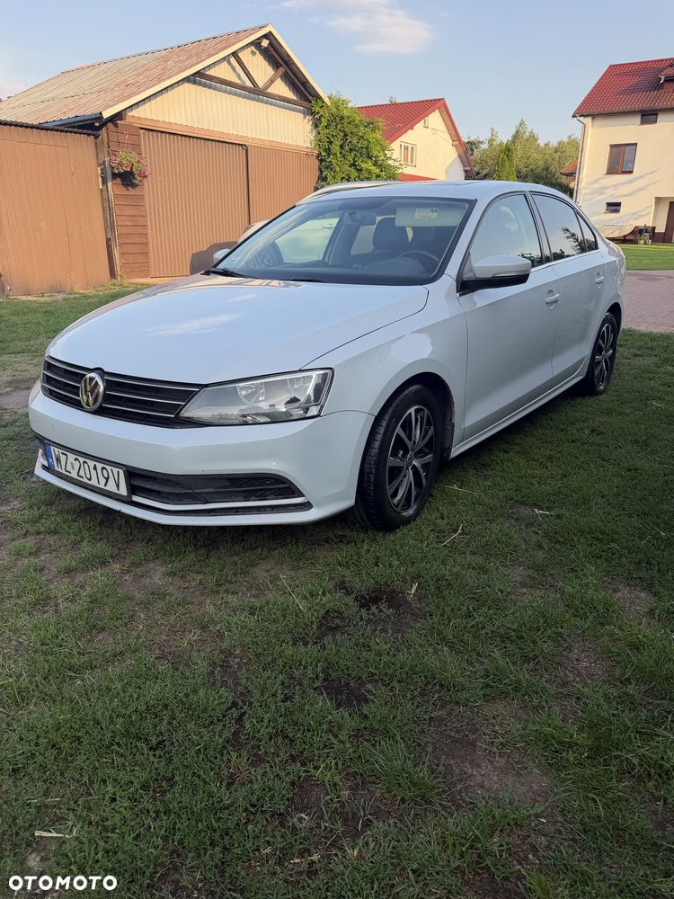 Volkswagen Jetta - 2