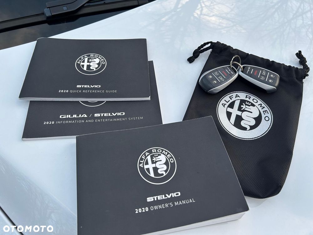 Alfa Romeo Stelvio 2.0 Turbo 16V AT8-Q4 Ti - 26