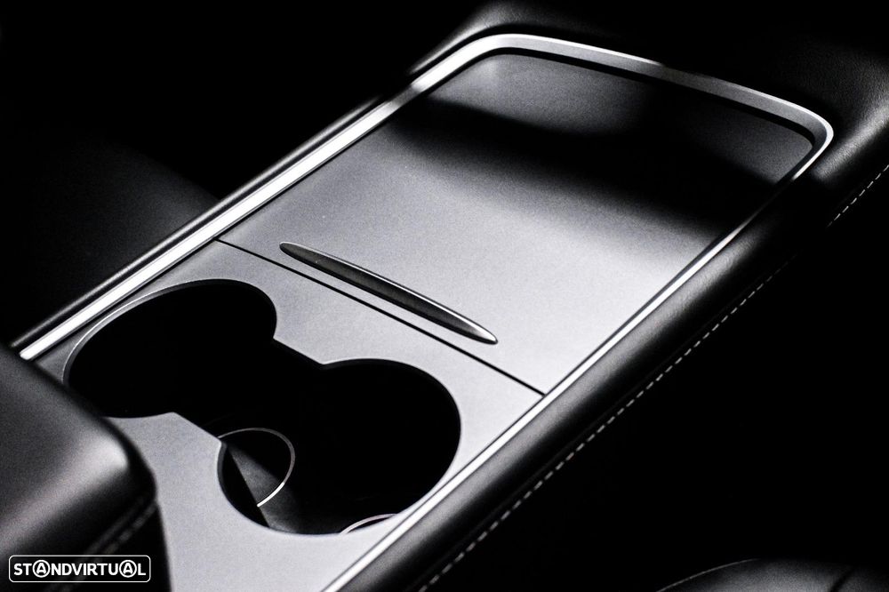 Tesla Model Y Long Range Dual Motor AWD - 12