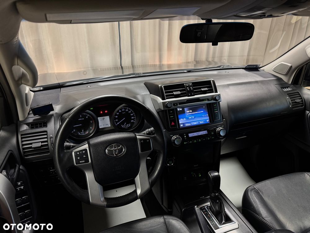 Toyota Land Cruiser - 5