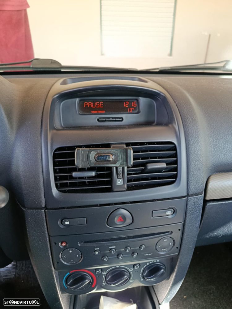 Renault Clio 1.2 16V Expression - 13