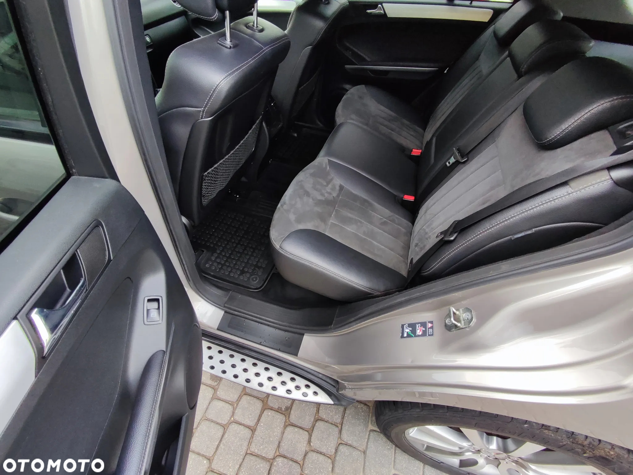 Mercedes-Benz ML 320 CDI 4Matic 7G-TRONIC - 24