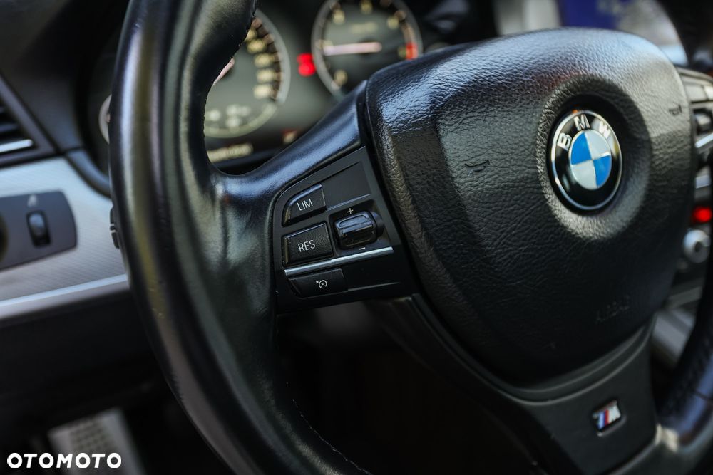 BMW Seria 5 520d Blue Performance - 32