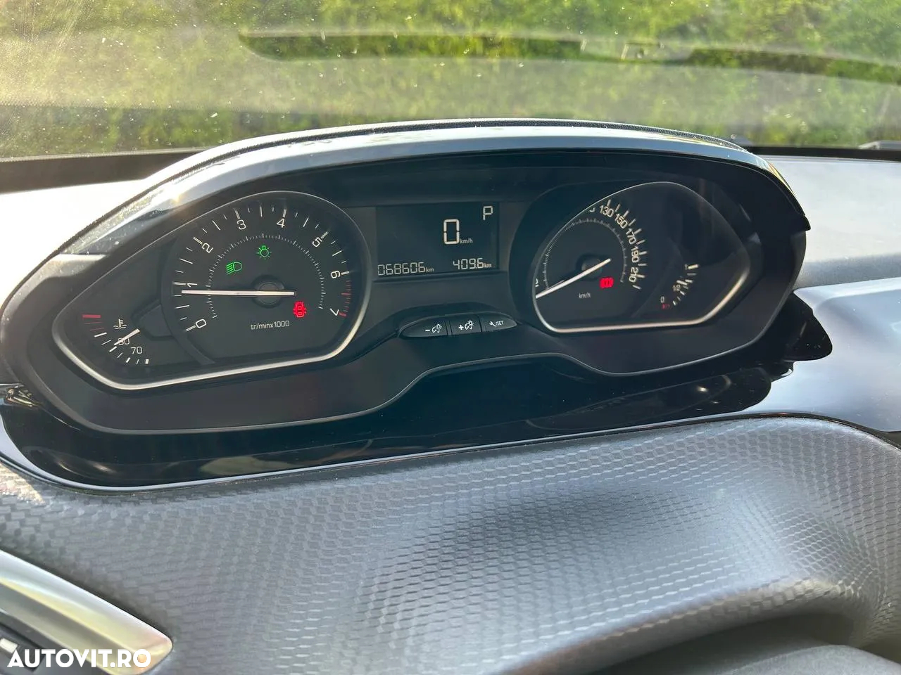 Peugeot 2008 1.2 PureTech Turbo EAT6 S&S Active - 9