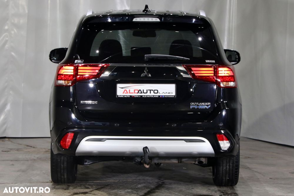 Mitsubishi Outlander PHEV 2.4 L 4X4 Instyle - 38