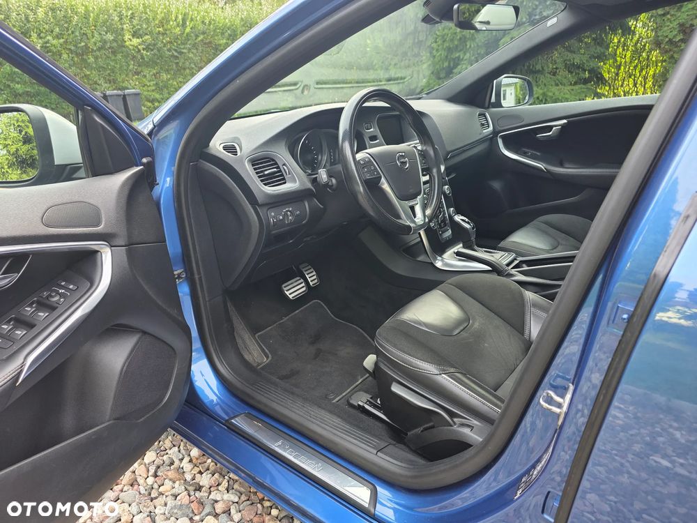 Volvo V40 T3 Drive-E R-Design Momentum - 11