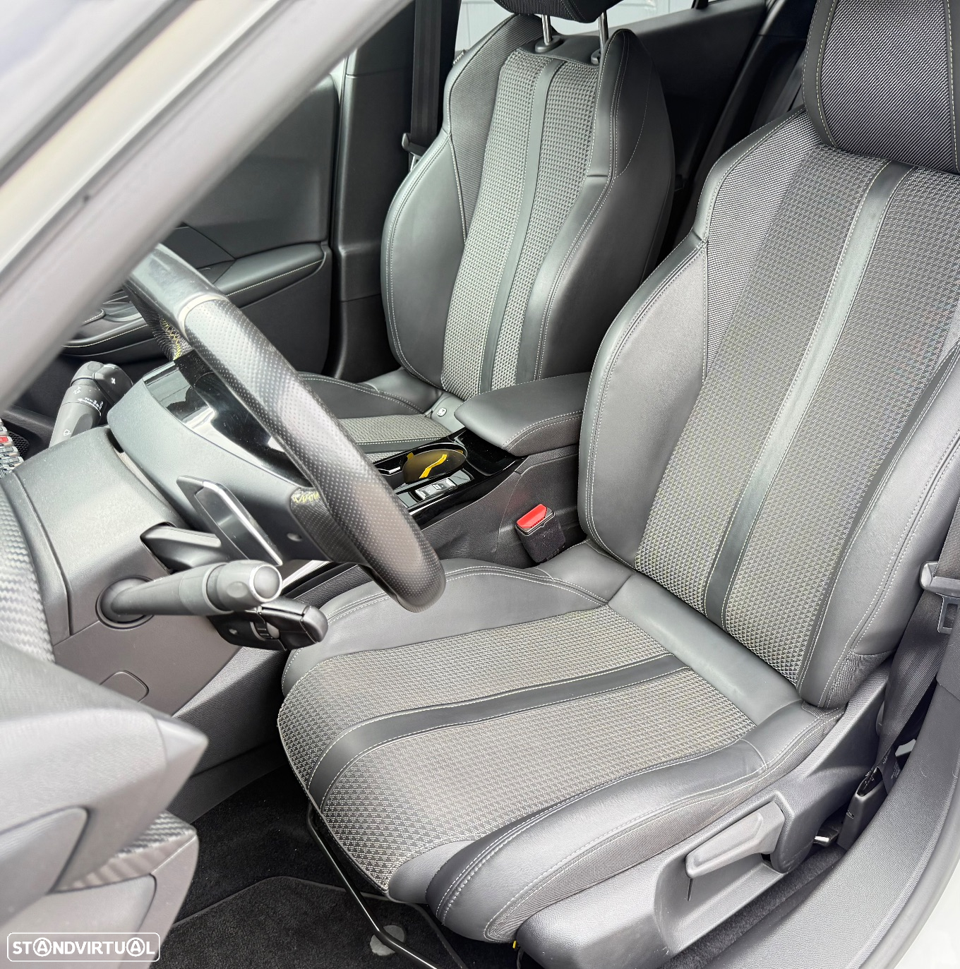Peugeot 2008 1.2 PureTech GT Line EAT8 - 34