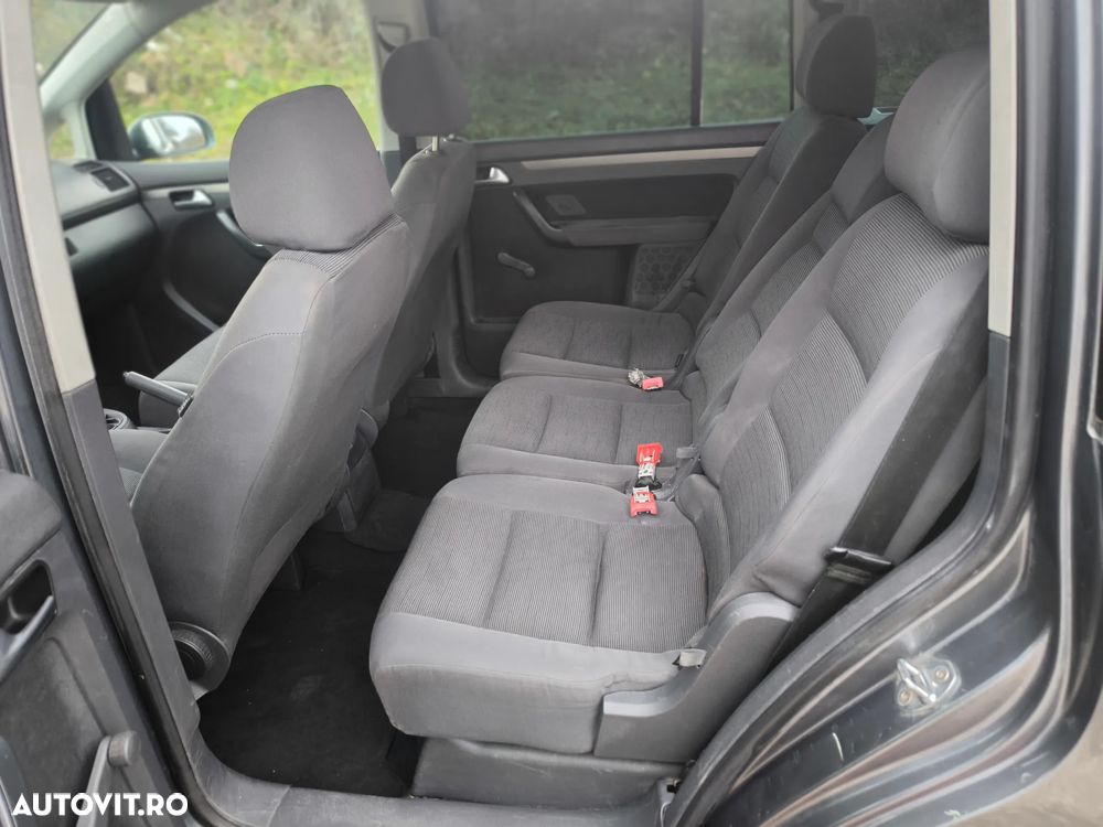 Volkswagen Touran 1.9TDI Highline - 9