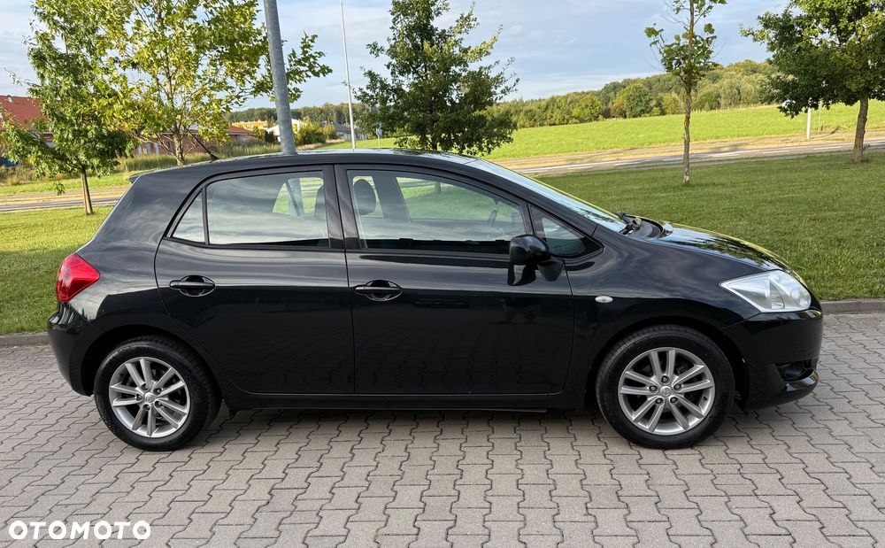 Toyota Auris - 11
