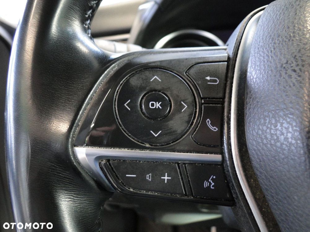 Toyota Camry - 25