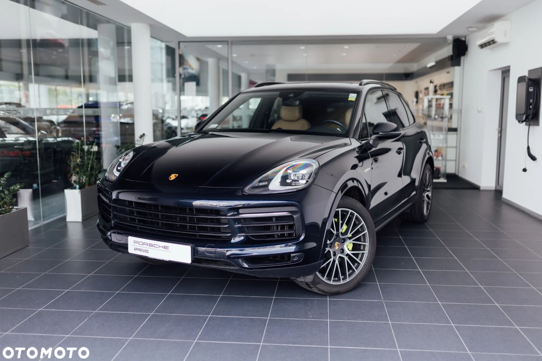 Porsche Cayenne E-Hybrid - 1