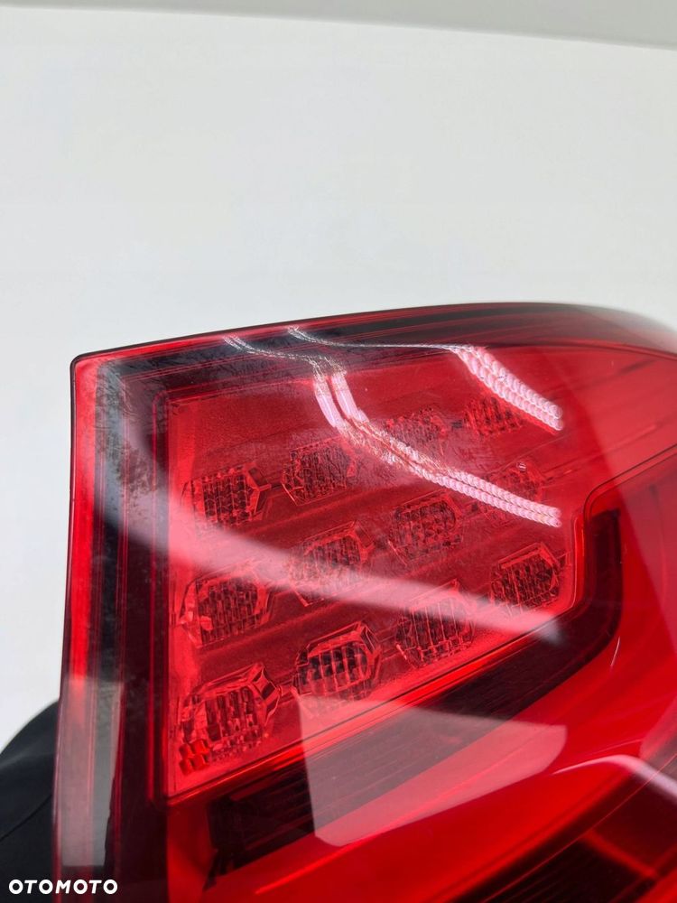 BMW 5 F11 PRAWA LAMPA TYŁ W BŁOTNIK LED 7203234 - 7