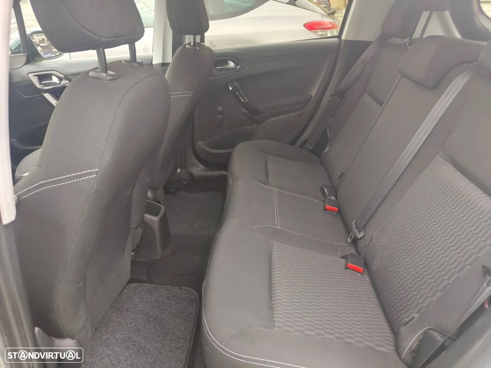 Peugeot 208 1.6 BlueHDi Style - 17