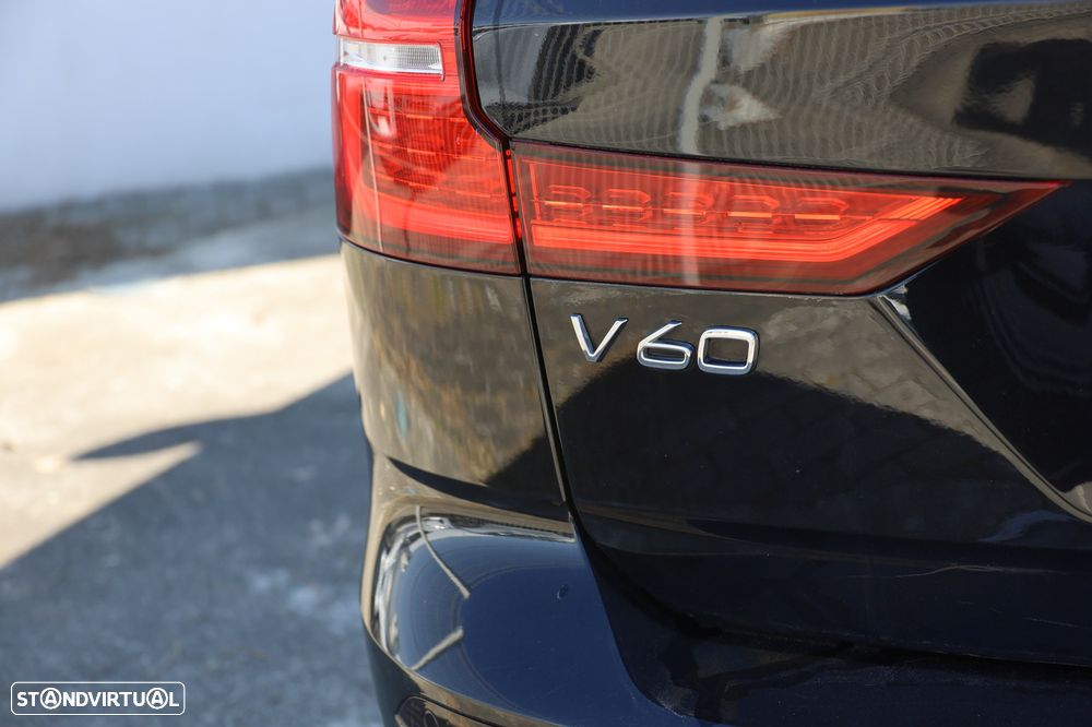 Volvo V60 2.0 B4 Momentum Plus Geartronic - 33
