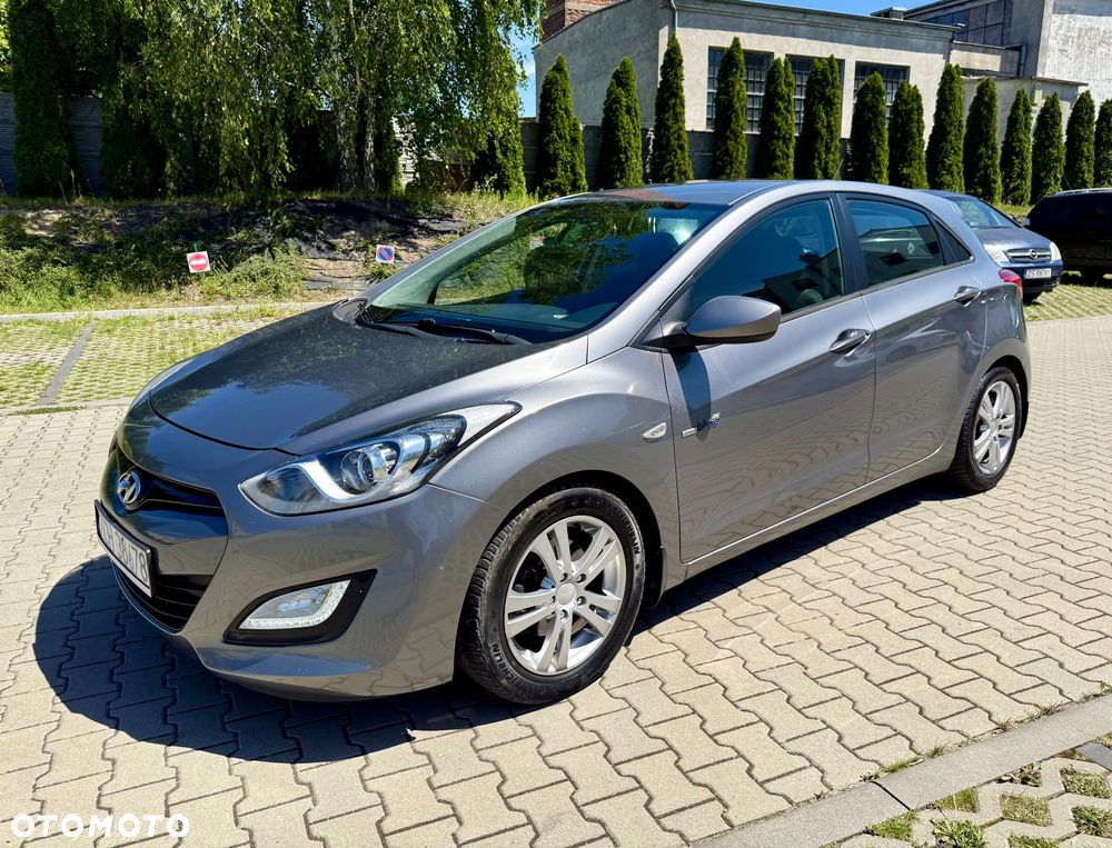 Hyundai i30 blue 1.6 CRDi Style - 17